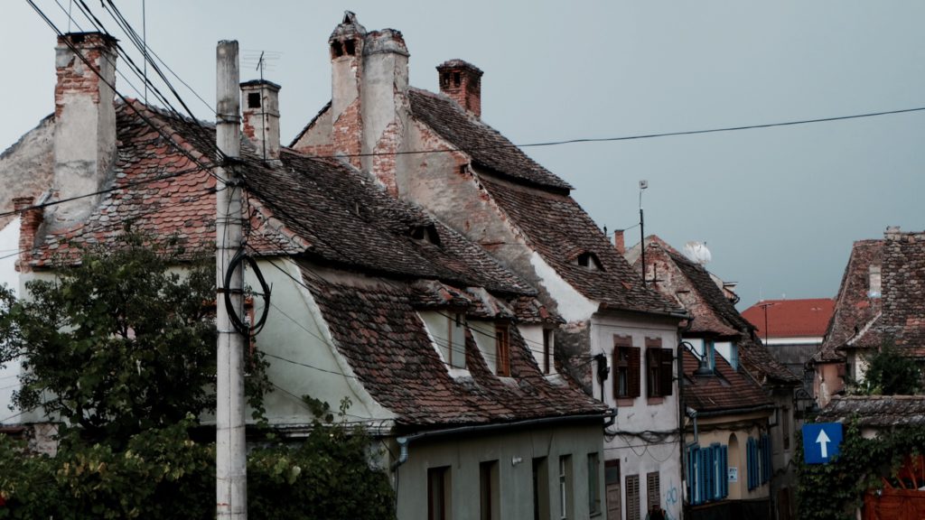 Die wundervoll schiefen und krummen Dächer Sibius